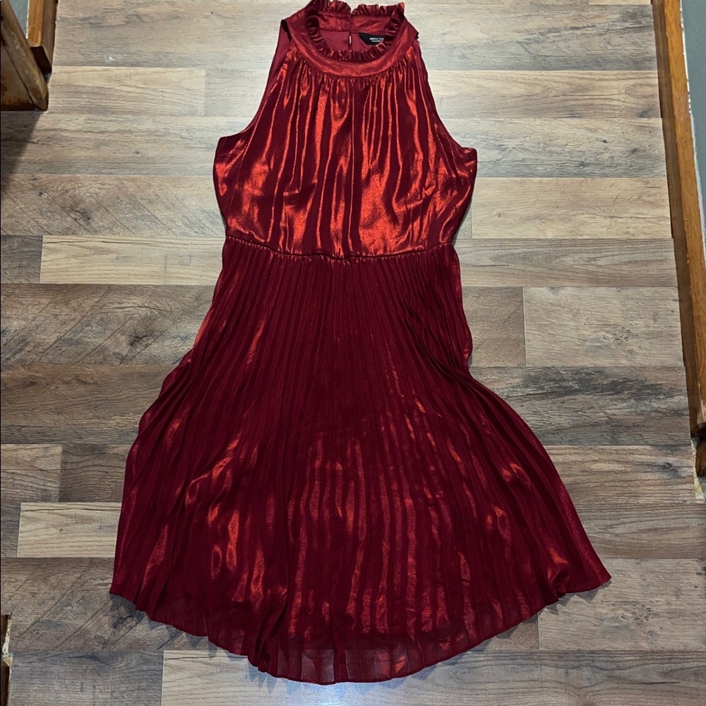 Simply Vera Wang Metallic Red crinkle midi dress size Small